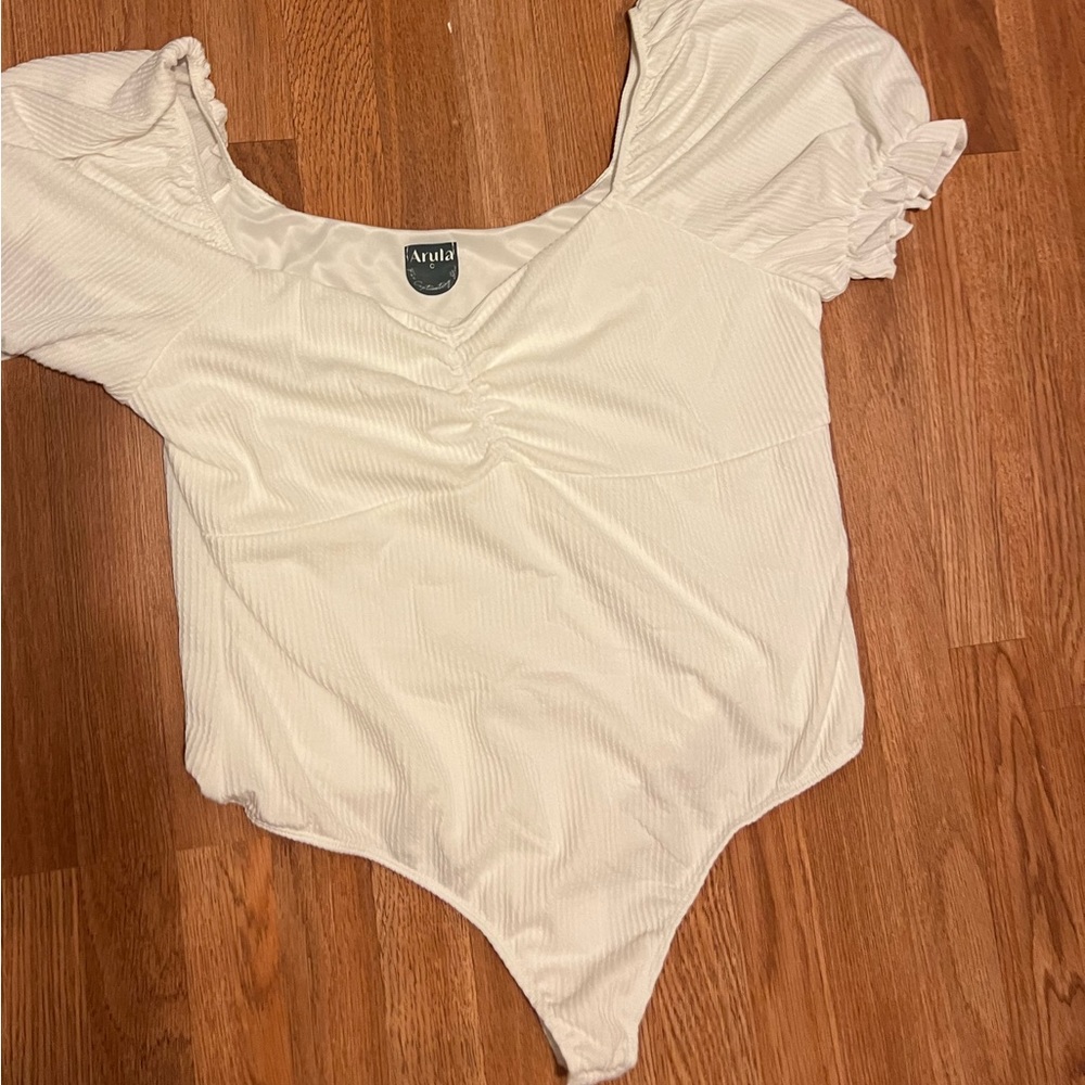 Arula white bodysuit shirt 🤍🫶🏻